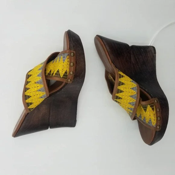 Diane von Furstenberg Wedge Heel Sandals Leather Straps Chevron Print Women's 7 - Picture 5 of 7